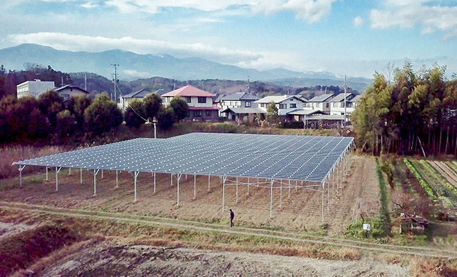 二本松有機農業研究会のソーラーシェアリングを上から撮影した画像
