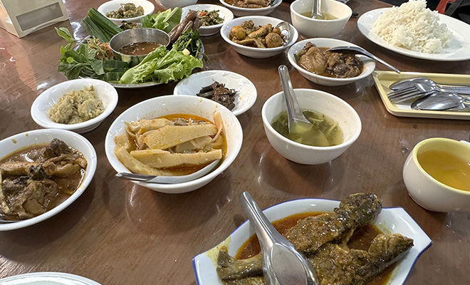 屋台文化ととともに進化したミャンマー料理は多様性の象徴でもある