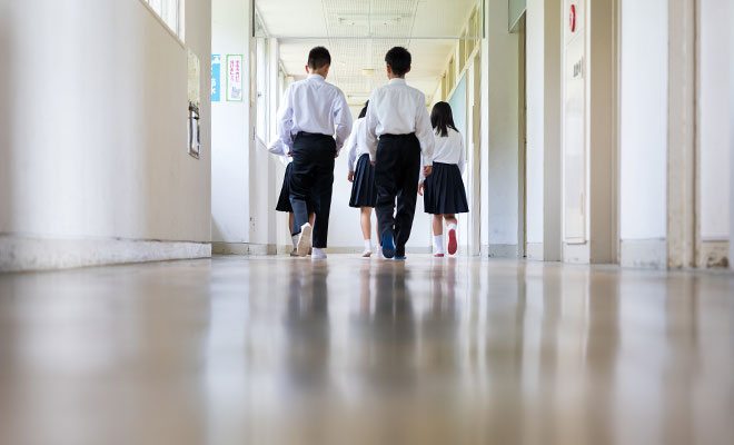 学校内の子どもたち