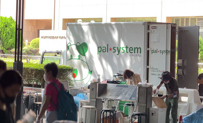 「新宿ごはんプラス!」を頼って訪れる困窮者は増加し続けており、支援団体のサポートは欠かせない 写真=編集部