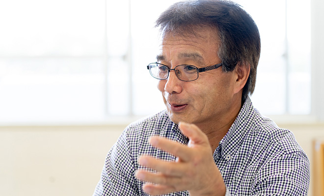 インタビューに応える株式会社地域法人無茶々園の代表取締役・大津清次さん